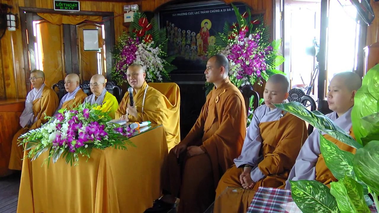 000000033 Ở trên núi tu cố gắng biết ngày giờ vãng sanh, gác lại danh vị thạc sĩ tiến sĩ