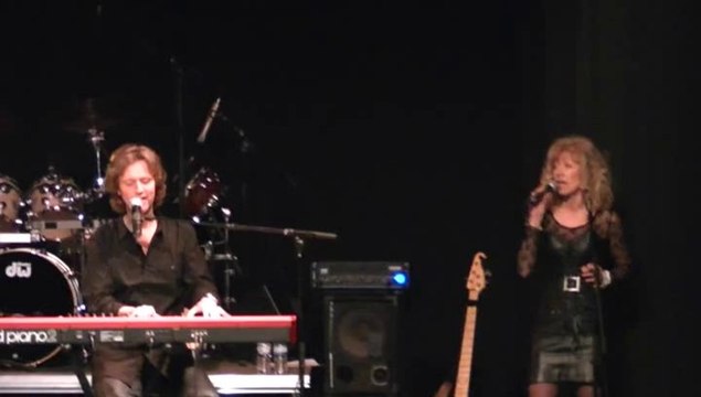 Lipstik joue Balavoine - Philippe Vanclès et Anna Furlotti - La minute de silence