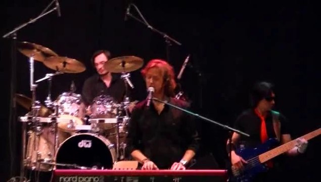 Lipstick joue Balavoine - Les oiseaux parties 1 et 2