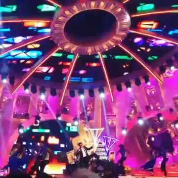 Shah Rukh Khan﻿ Performing at Zee Cine Awards 2014