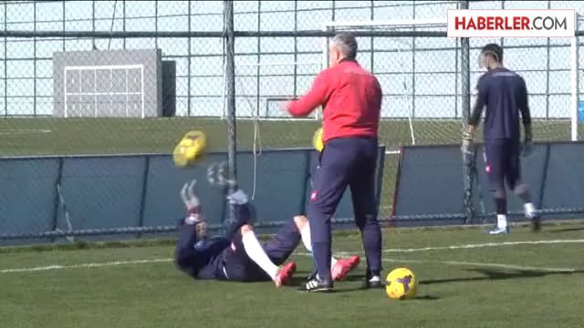 Çaykur Rizespor Teknik Direktörü Rıza Çalımbay, İstifa Etti