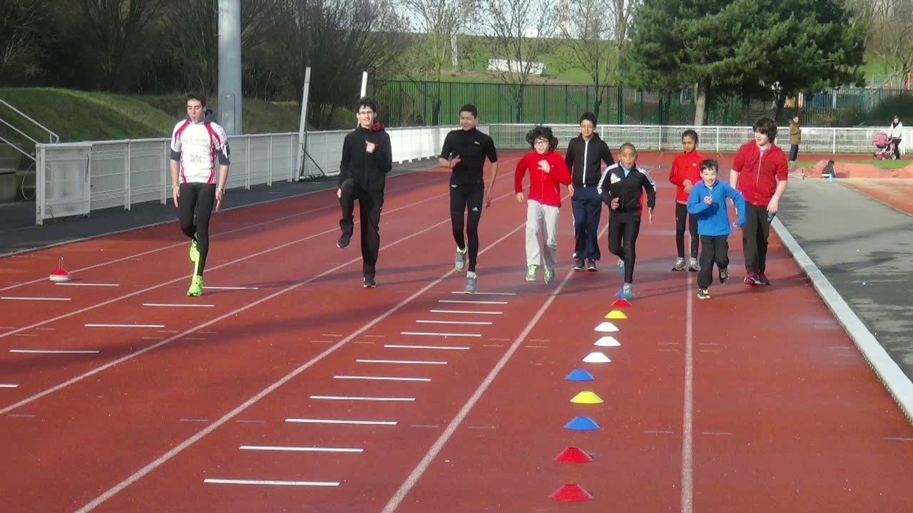 Séance d’entraînements des jeunes triathlètes