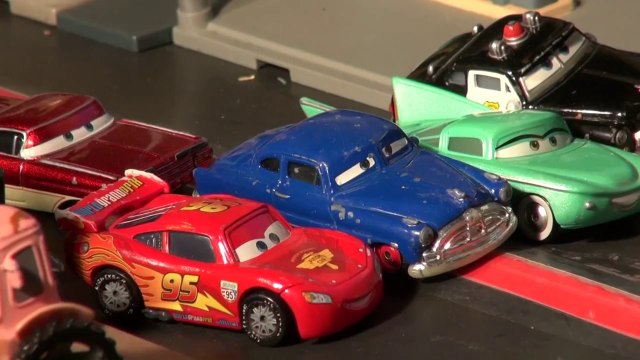 Pixar Cars with Lightning McQueen, Mater and the Play Doh Fools Gold, Mater gets Pranked