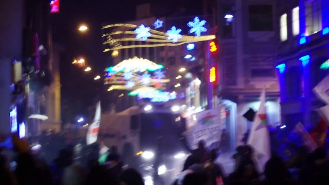 Police Disperse Internet Censorship Protesters in Istanbul