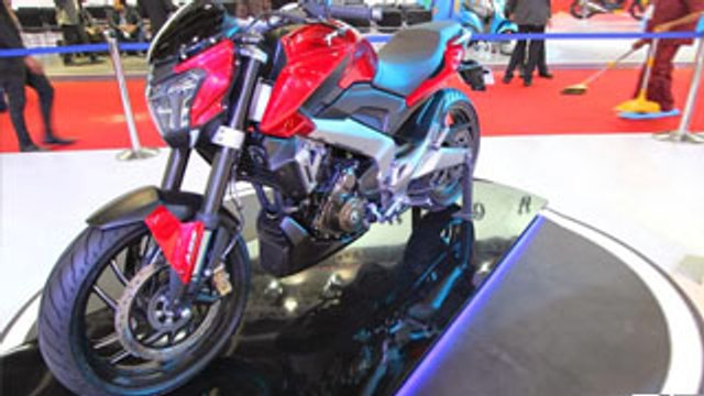 Bajaj Pulsar 400CS Unveiled At Delhi Auto Expo 2014