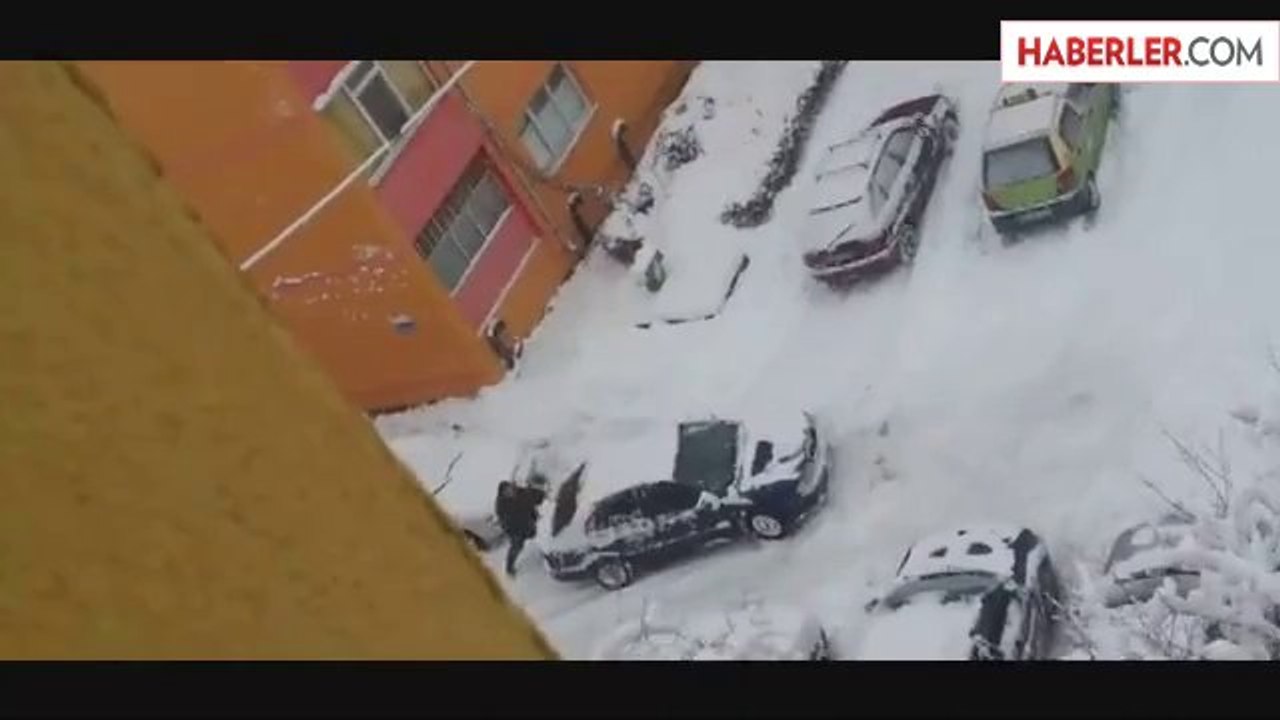 Karlı Zeminde Kayan Araba Kaza Yaptı - Dailymotion Video