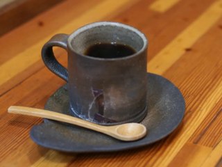 コーヒールンバ　猫と蜻蛉