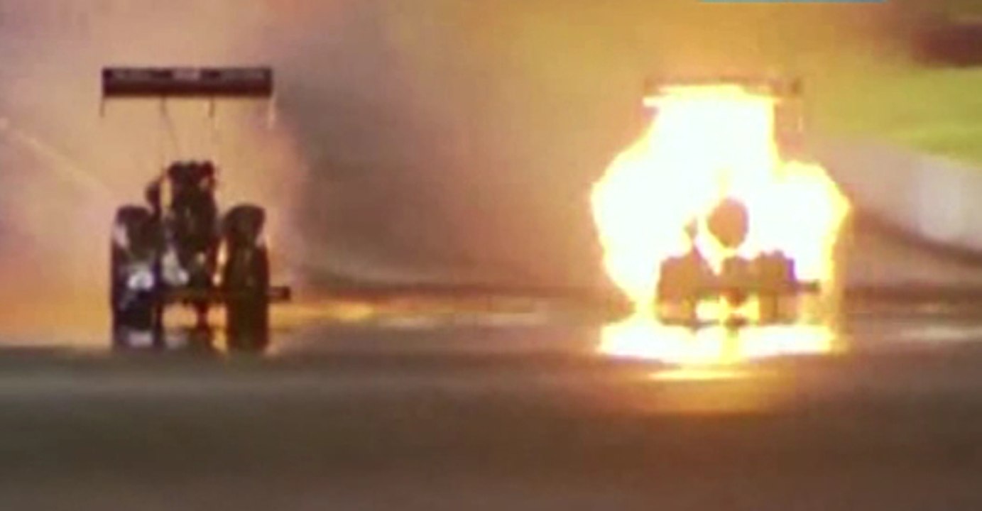 Un dragster prend feu en pleine course - ZAPPING AUTO DU 10/02/2014