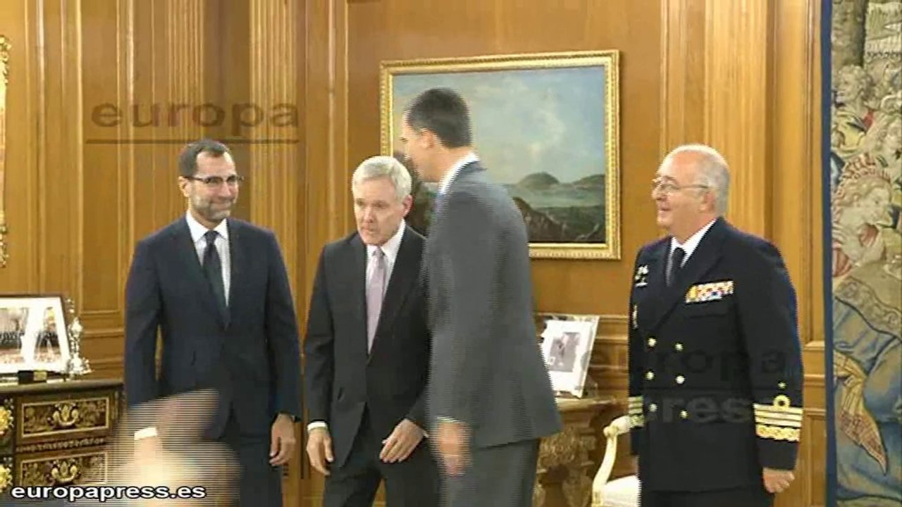 Príncipe recibe a Ray Mabus, secretario de la Armada de EEUU