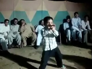 DANCING KID ON A ROCK BHANGRA SONG