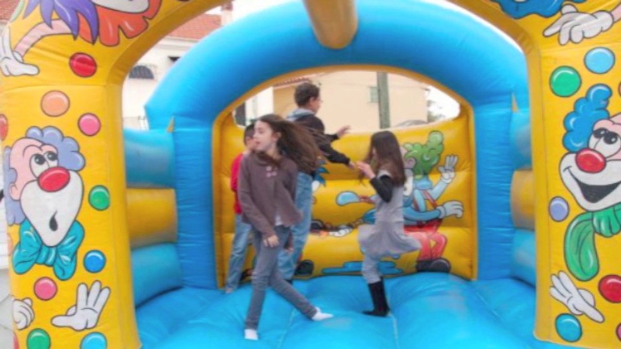 location de chateau gonflable marseille 06 98 705 896 jeux gonflable adultes, structure gonflable enfants