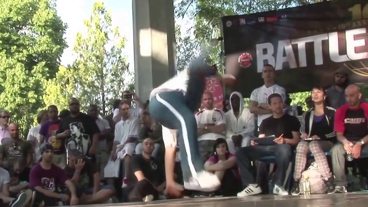 1/2 FINALE BOTY France 2010 - Battle One VS One -  Lilkev VS Abdel