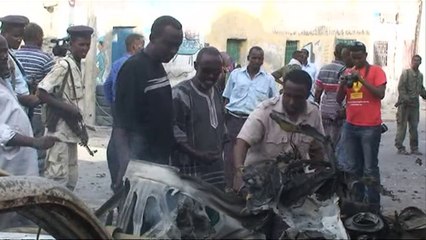 قتيل وجريح في انفجار سيارتين مفخختين في مقديشو