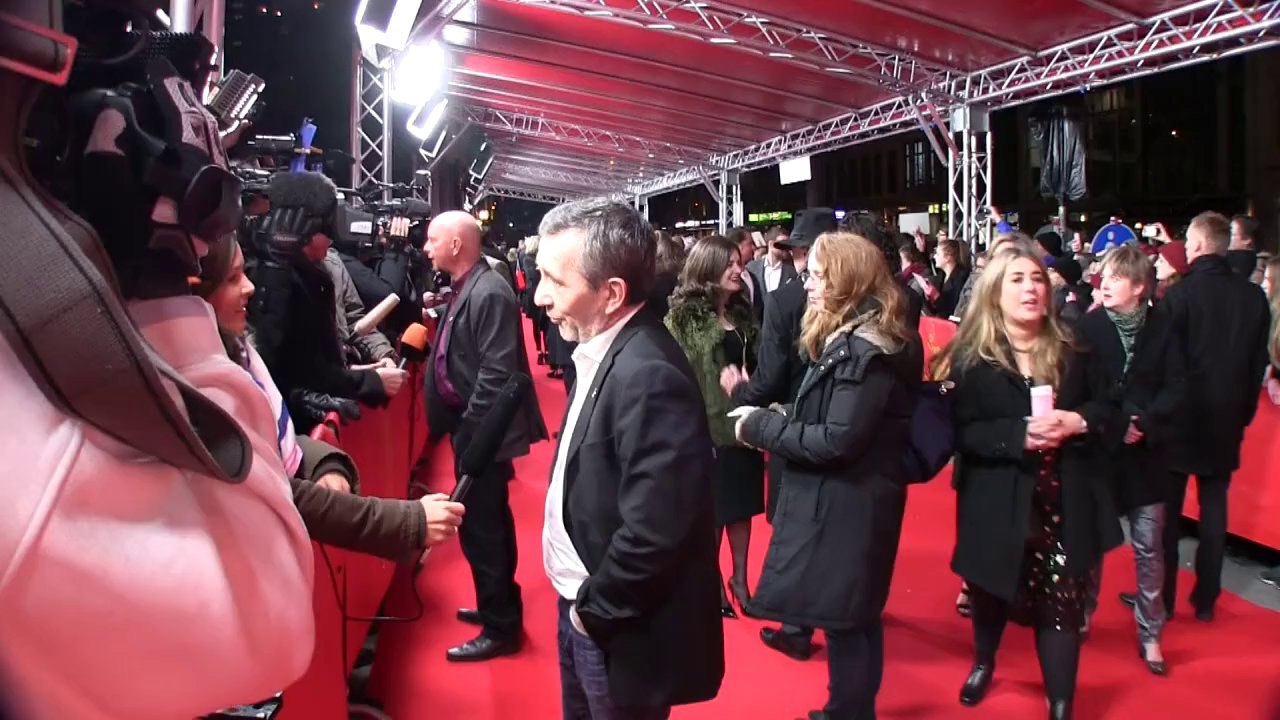 Roter Teppich für Pierce Brosnan in Berlin bei 'A Long Way Down'