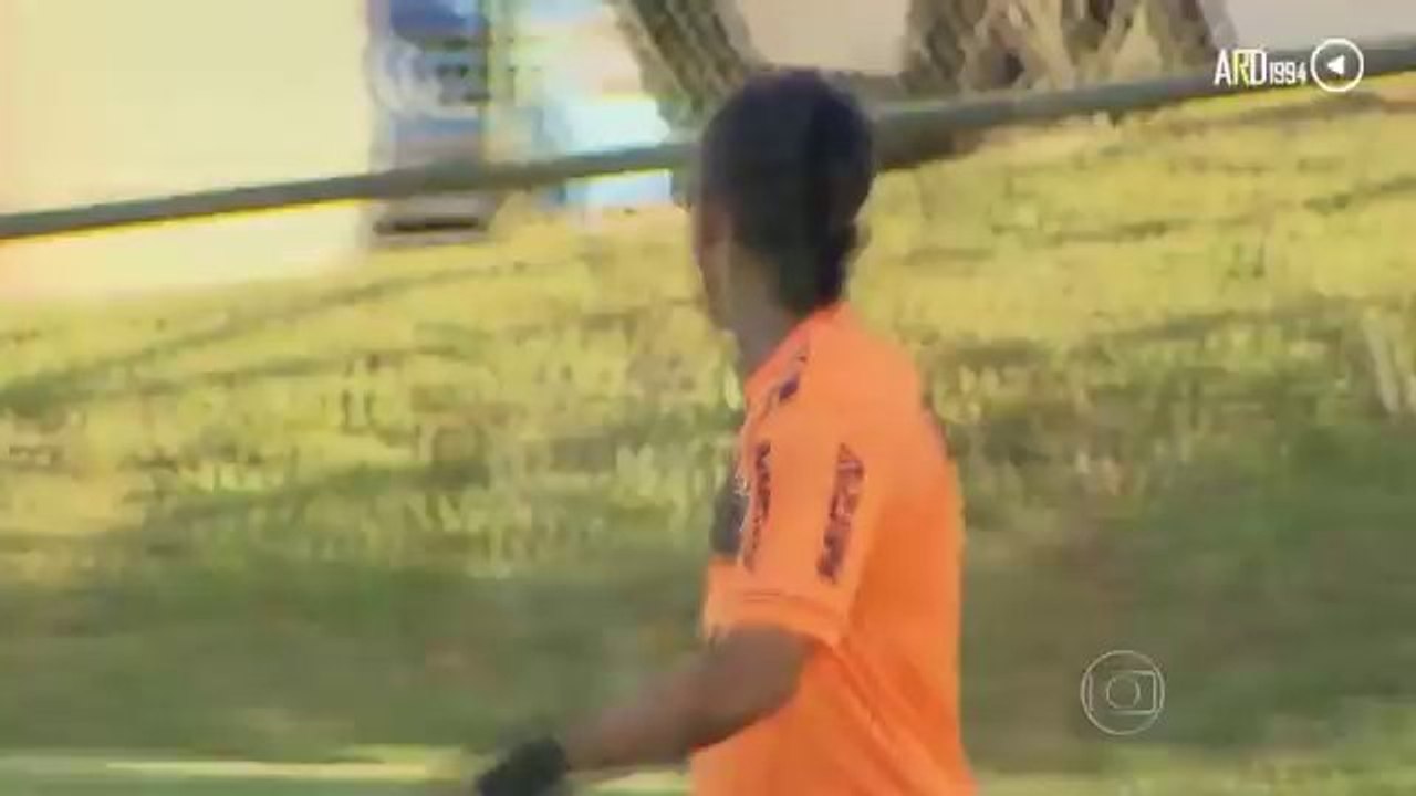 Ronaldinho amazing skill in first training in 2014