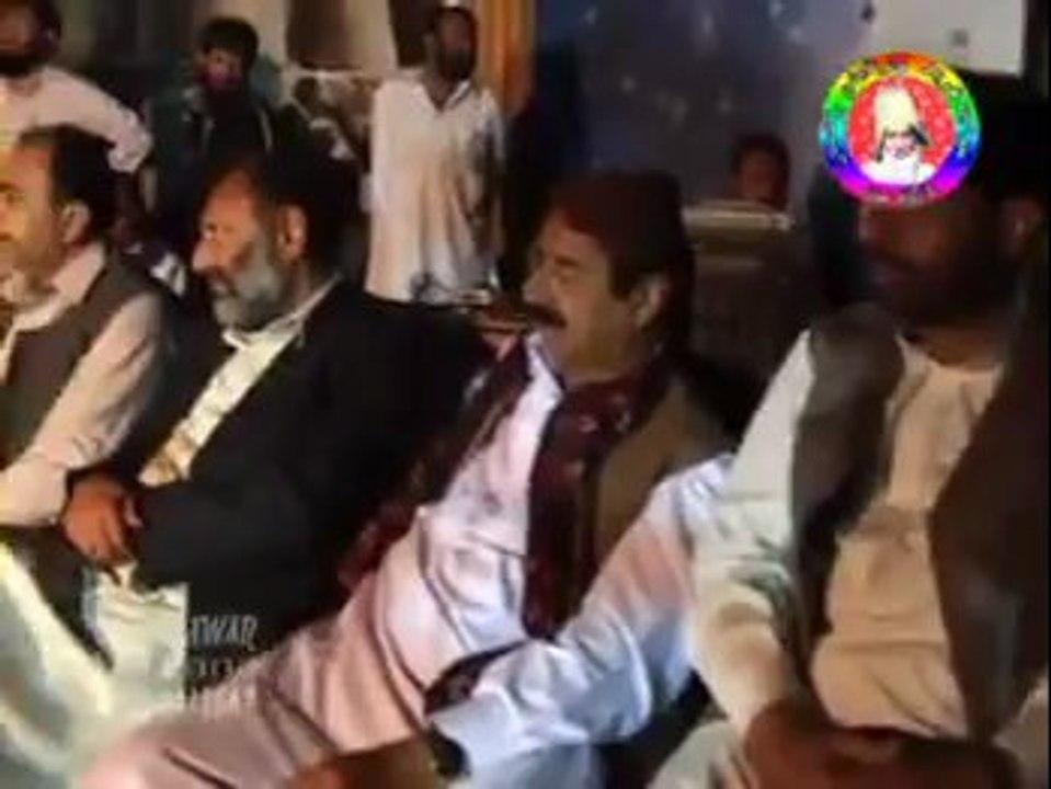 امیر حمزہ ! گدی نشینوں کے جھرمٹ میں