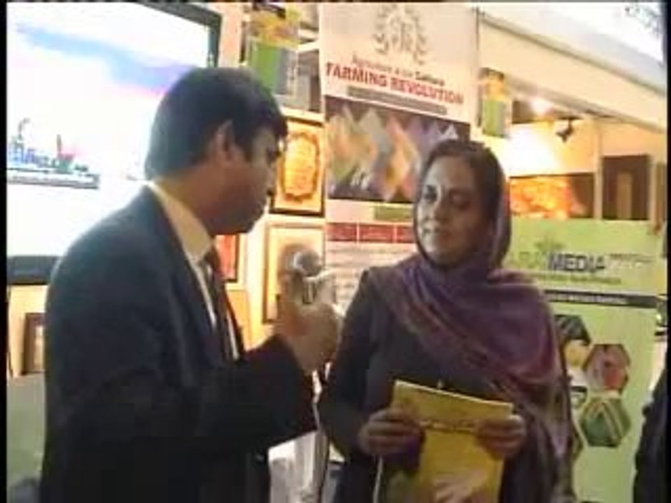 Zari Pandal with Saghir Ramay 2 February 2014