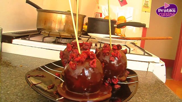 Dessert - Comment préparer des pommes d'amour au chocolat et cranberries