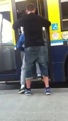 Kur shakaja ndaj shoferit të autobuzit shkon keq..