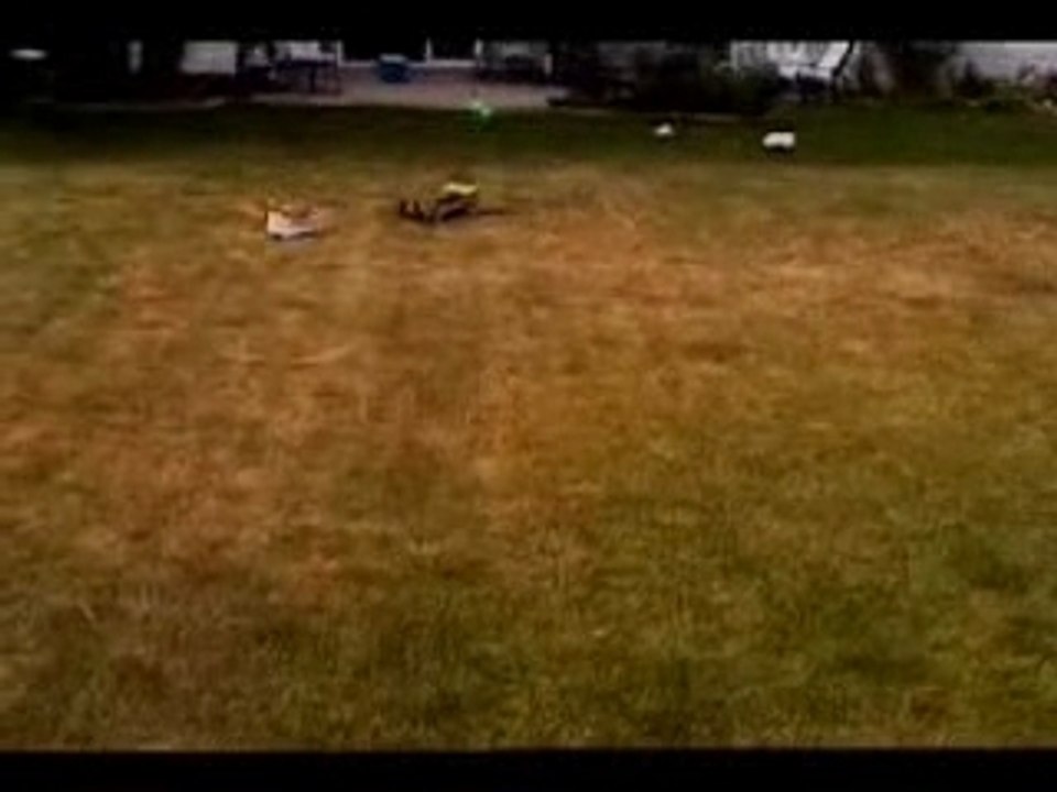 House jumping avec un Kyosho MP7.5