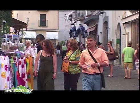 FORIO, IDEA SAN VALENTINO: PRIMA CENA, POI CAMERA CON CHAMPAGNE