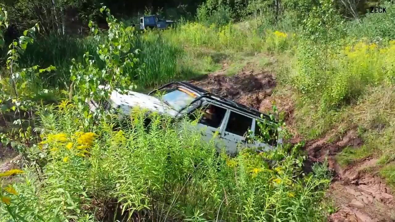 Extreme 4x4 Offroading - Jeep Rolls Over -  OSSA Offroad Trial