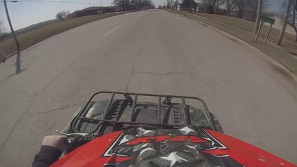 Honda 400 E X and Yamaha Kodiak 400 Riding