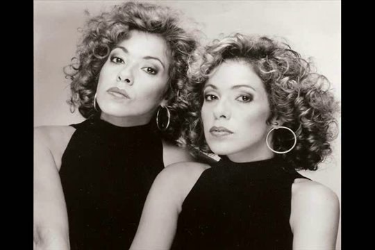 Rios Sisters - Are You Looking For Love