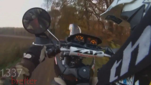 Yamaha DT 125 Wheelie Fail