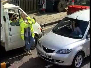 Mai sottovalutare una donna al volante