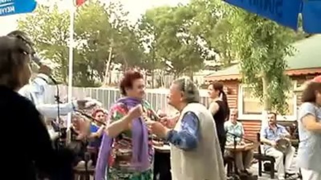 İbrahim Tanrıverdi - Türkü Potpori - Şef Füsun Batum - Kartal Musiki Derneği