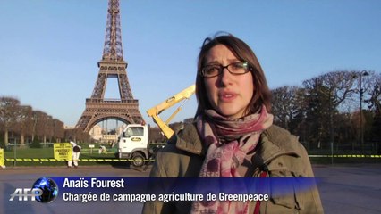 Opération de Greenpeace à Paris contre les OGM