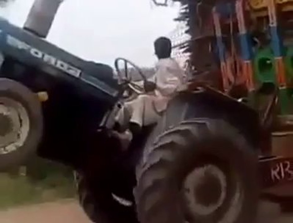 Tracktor weeling must watch