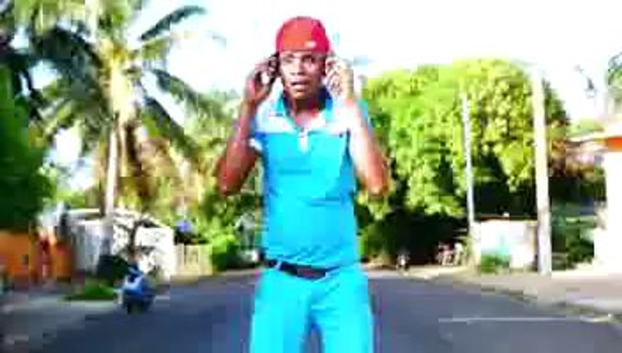 Samby mihetsiky Bonne Année 2014 - Aly Mourad