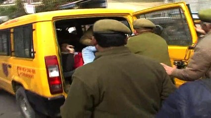 Saffron activists detain for disrupting V Day celebration