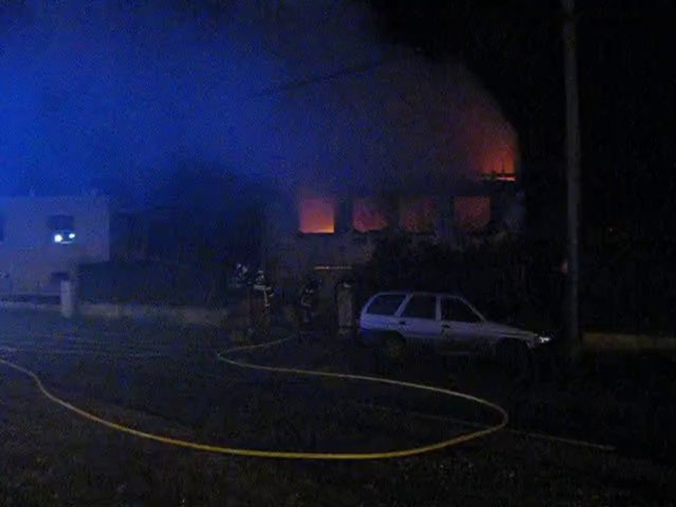 Un pavillon ravagé par les flammes à Soissons