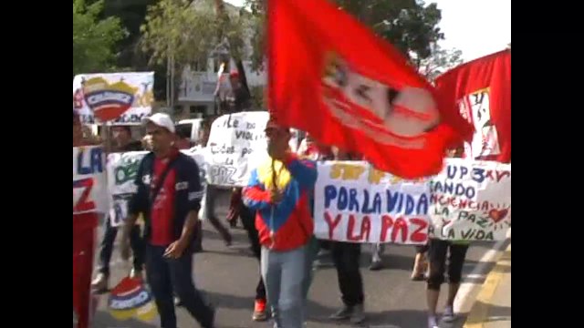 Jóvenes de Lagunillas realizan un desfile en conmemoración al Día de la Juventud.
