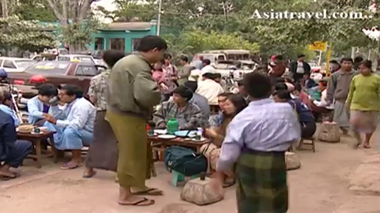 Street Food, Myanmar by Asiatravel.com