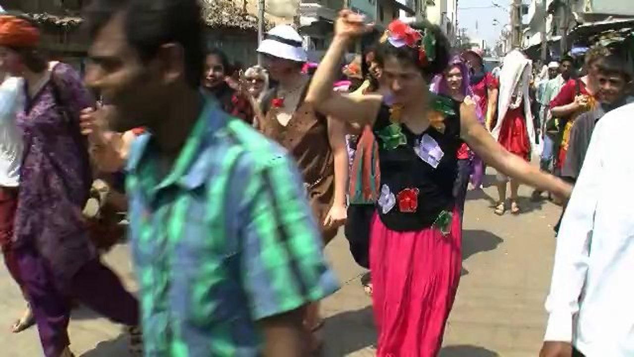 La Caravane amoureuse à Mysore (déambulation)