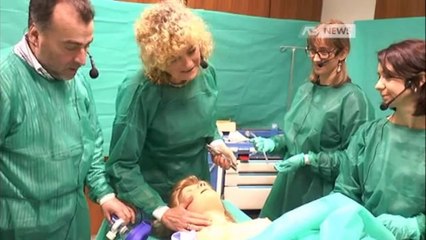 EMERGENZA IN SALA PARTO COL SIMULATORE