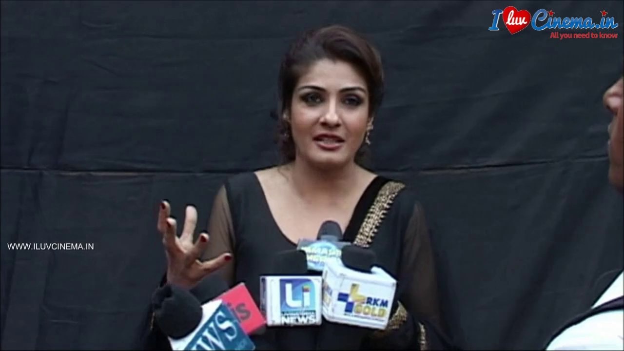 Raveena At Opening Ceremony Of Kala Ghoda Art Festival 2014 | www.iluvcinema.in