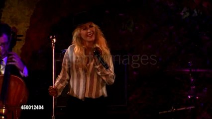 Christina Aguilera - Beautiful (Hollywood Stands Up To Cancer)