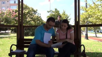 KAMERA ARKASI KARAKTER.