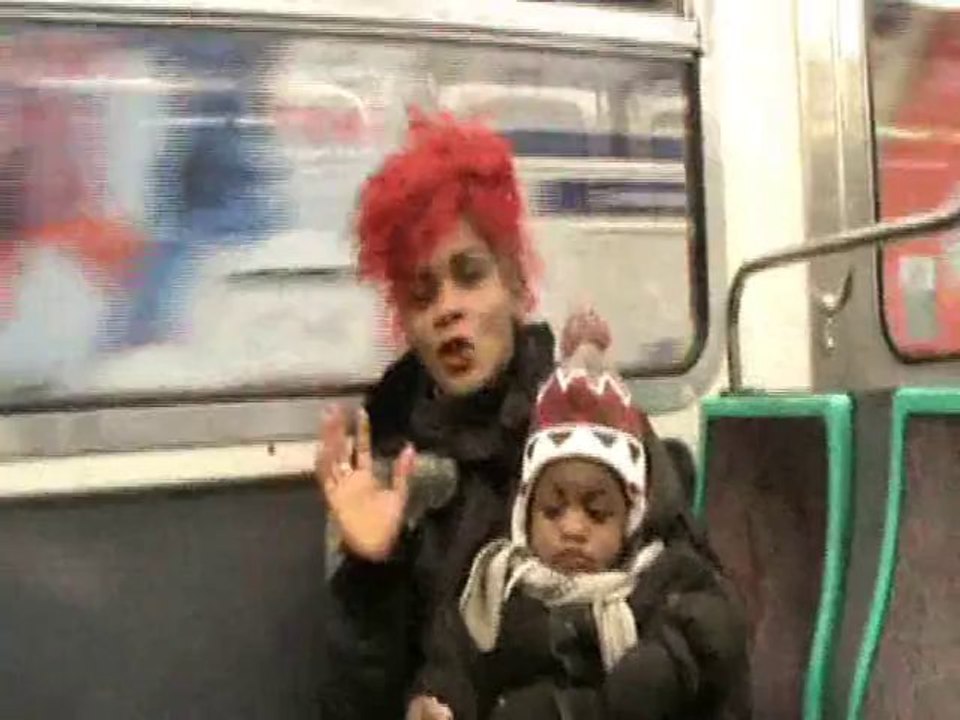 La poetesse Nathy Ebriet son bebe Issa Bientot 24 mois Paris