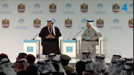 منصور بن زايد يقدم الطبيبة حواء المنصوري