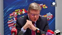 El comisario europeo de ampliación pide a Kiev que haga 