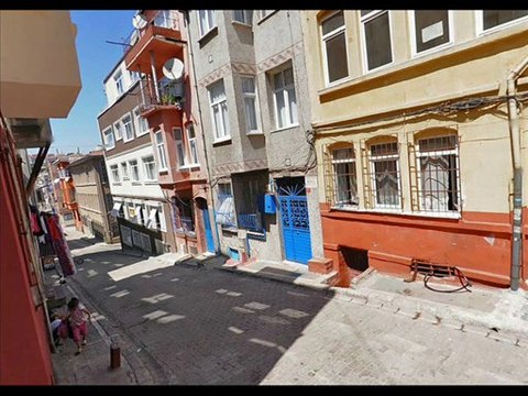 Çiçekli Bostan Sokakta Kiralık Daireler,Balat Çiçekli Bostan Sokakta Satılık Daire,