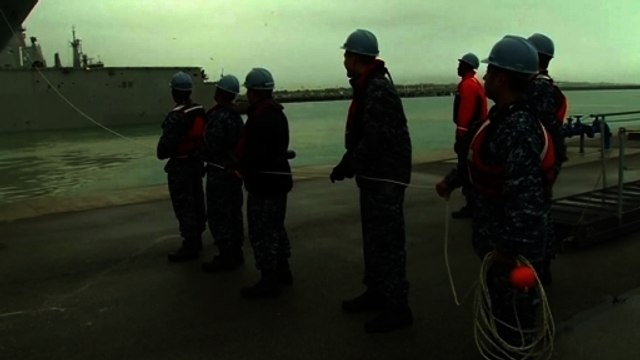 U.S. ship to transport and destroy Syrian chemical weapons arrives in Spain