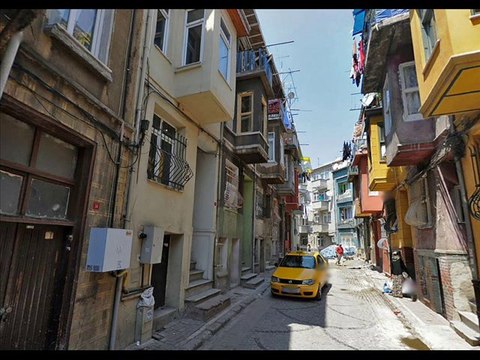 Fırat Efendi Sokağında Kiralık Dükkan,Balat Fırat Efendi Sokağında Kiralık Daireler Satılık Evler