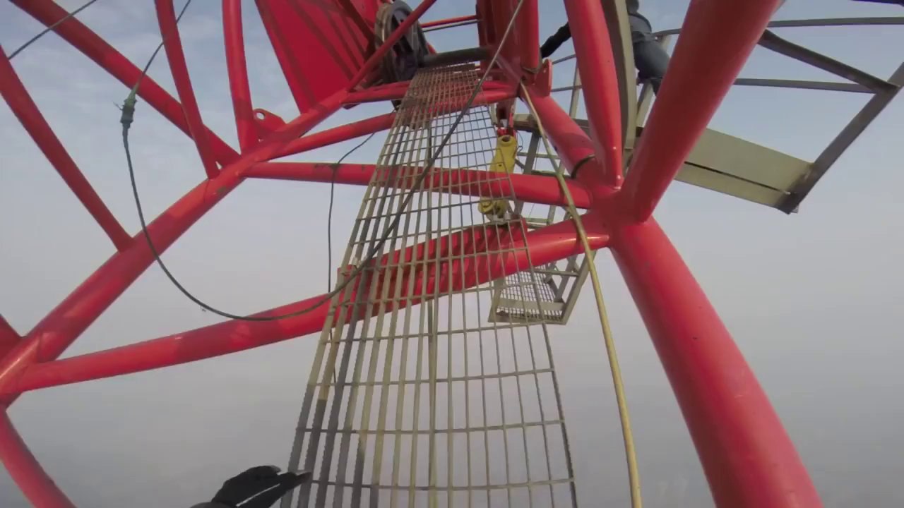 Un russe escalade la plus haute tour du monde : Shanghai Tower (650 m)
